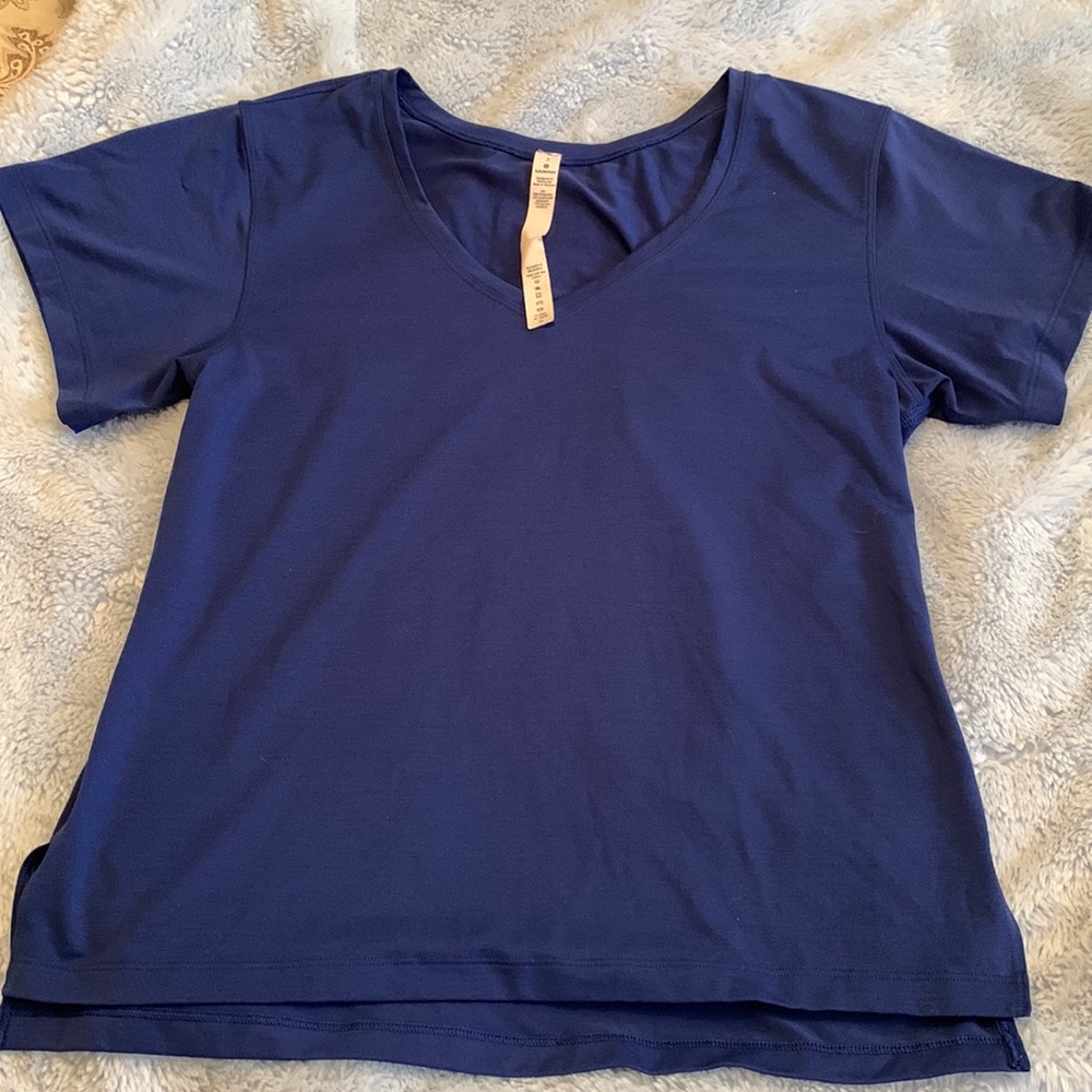Lululemon V-Neck Tee